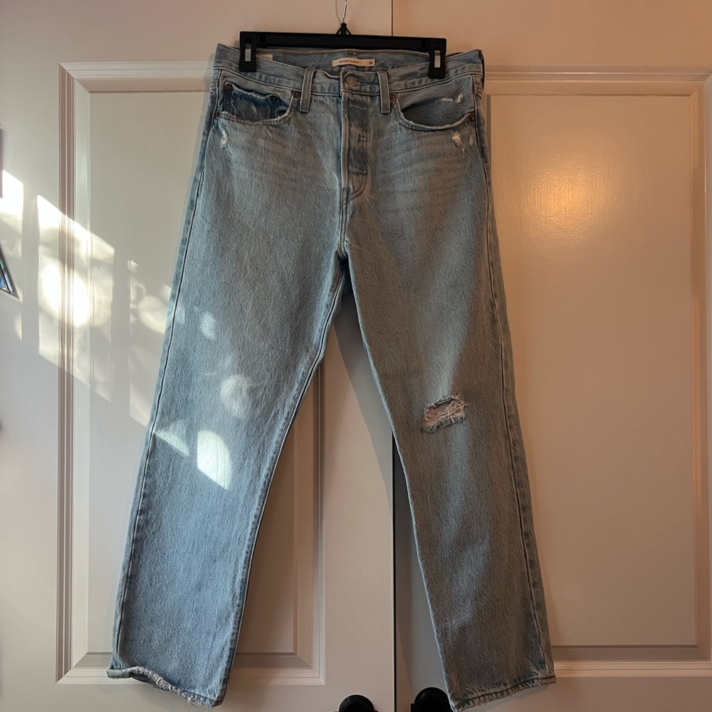 Levi’s Wedgie Straight Light Wash Jeans